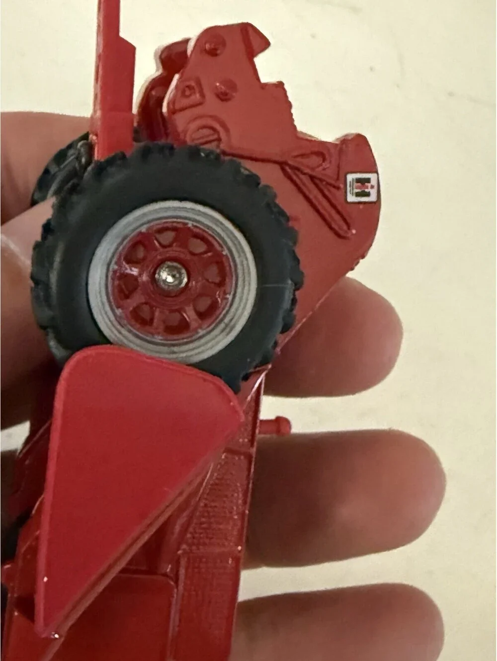1/64 die-cast metal IH Farmall